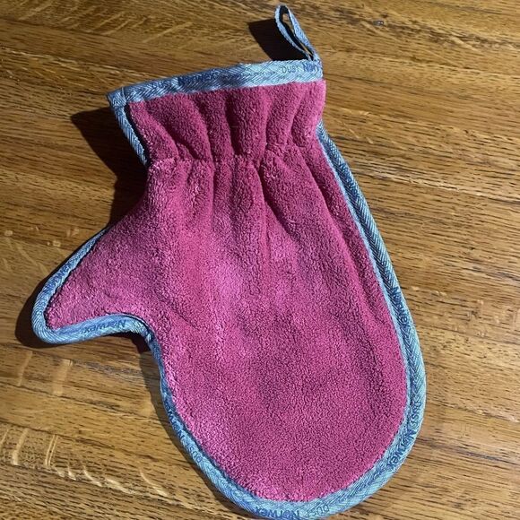 Norwex Dusting Mitt LE Pomegranate NWOT - Picture 3 of 12